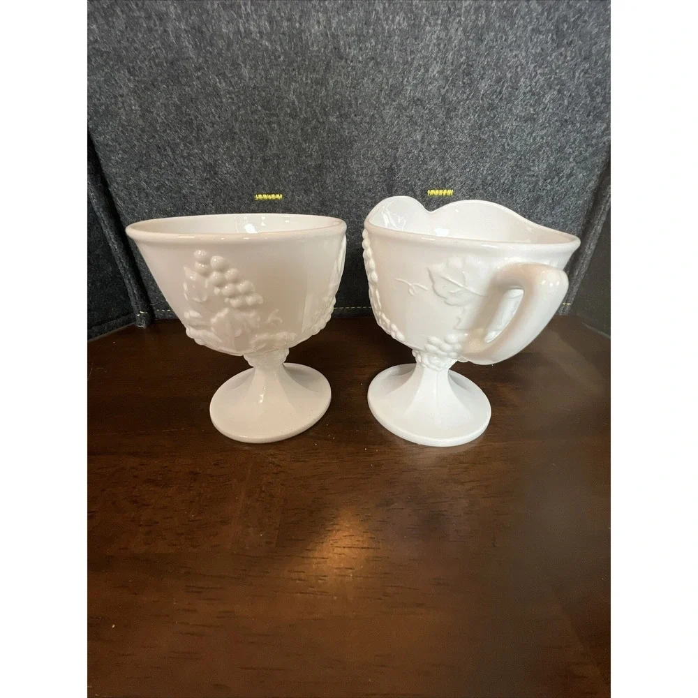 VINTAGE INDIANA GRAPE HARVEST‎ MILK GLASS PEDESTAL CREAMER AND SUGAR BOWL SET